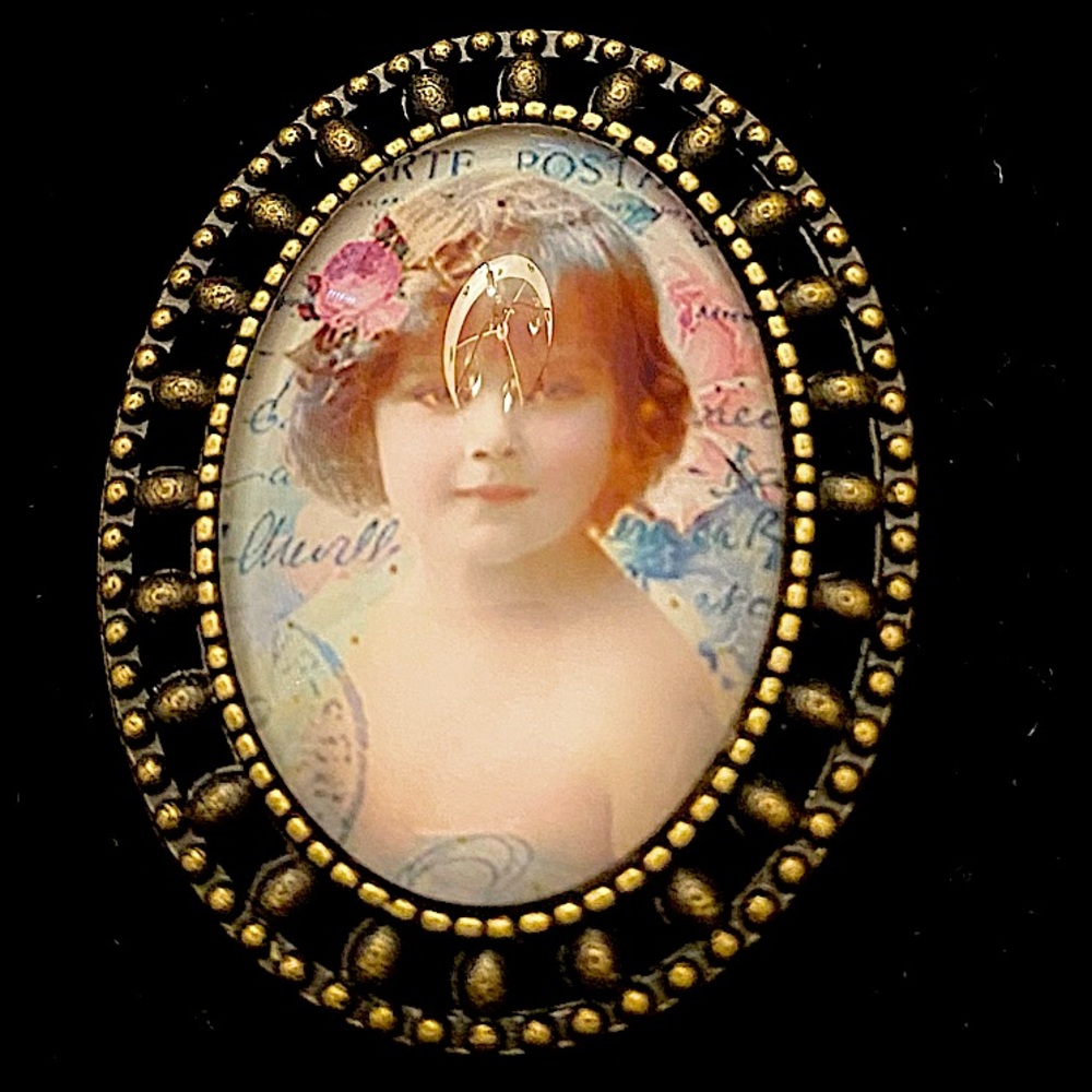 Vintage Style adjustable Cameo Victorian Lady Ring